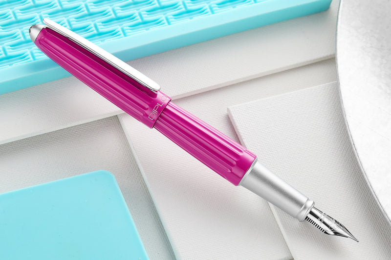 Diplomat Aero Fountain Pen - Fuchsia (Special Edition)