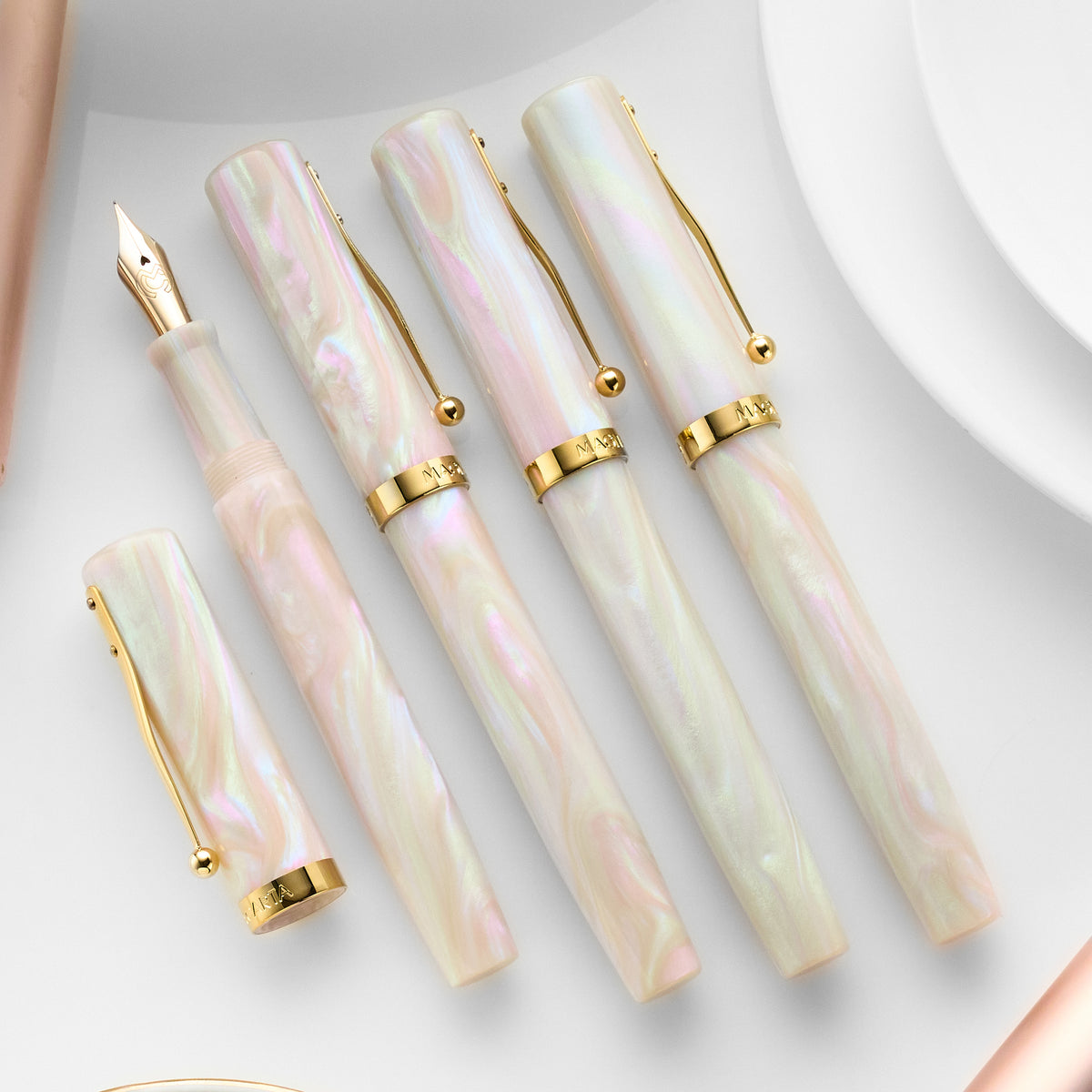 Magna Carta Mag 600 Fountain Pen - Pale Cream Rainbow Opalescence (Special Edition)