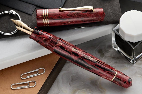 Maiora Everest Fountain Pen - Vulcania