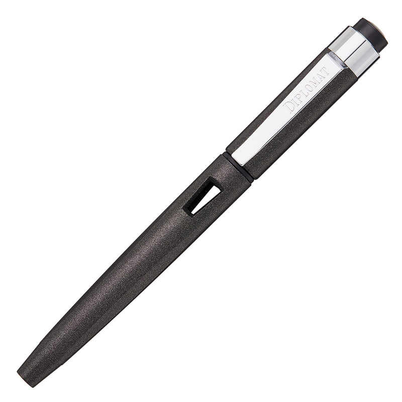 Diplomat Magnum Fountain Pen - Crow Black