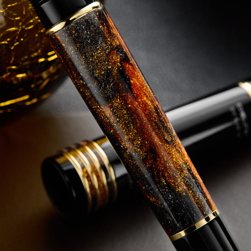 Delta DV Original Mid Size Fountain Pen - Glow Up