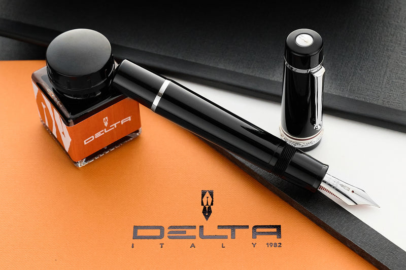 Delta DV Original Oversize Fountain Pen - Magnifica