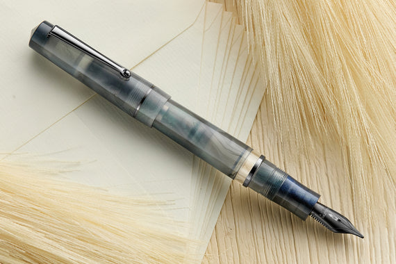 Delta Duna Fountain Pen - Zephyr