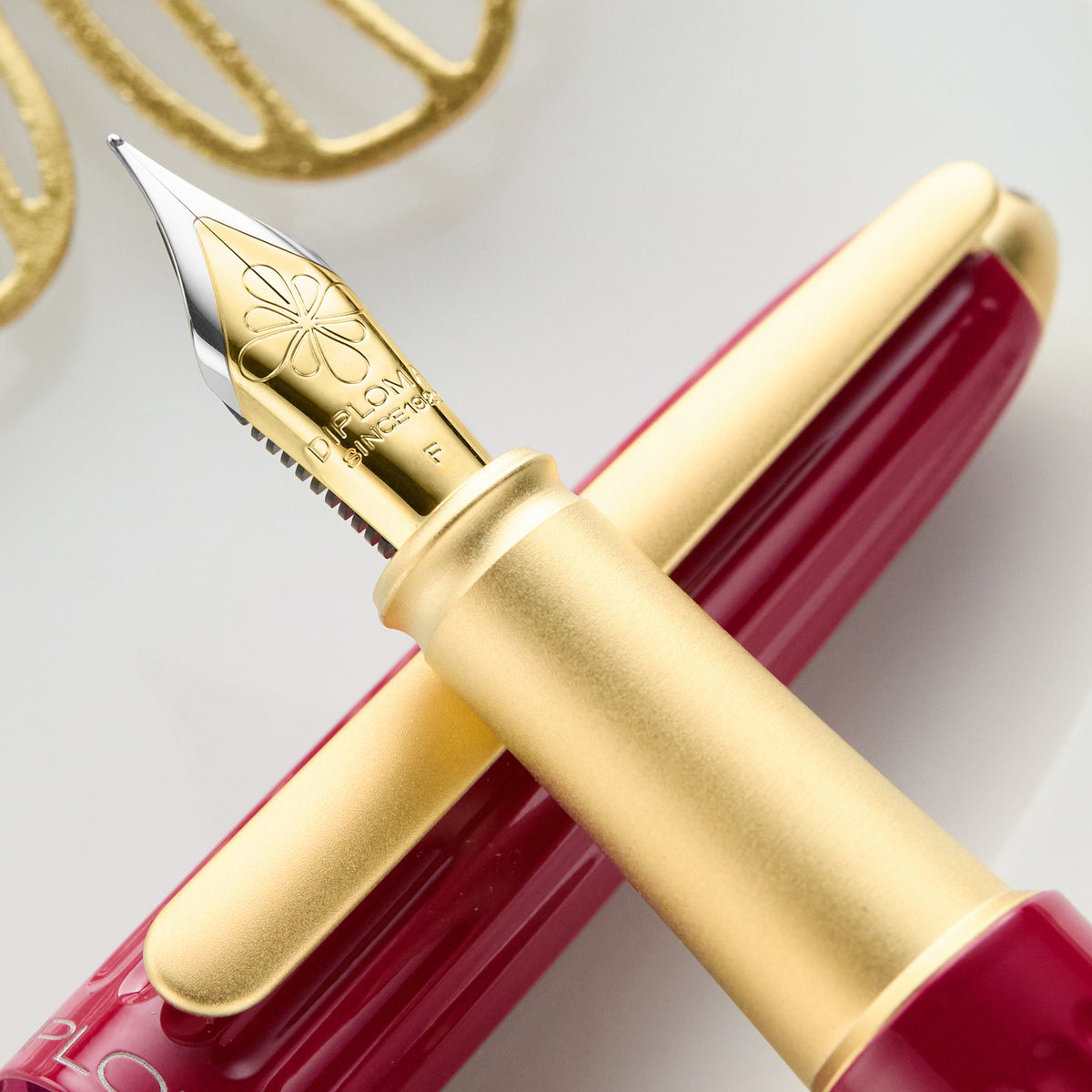 Diplomat Aero Fountain Pen - Cranberry/Gold (Special Edition)