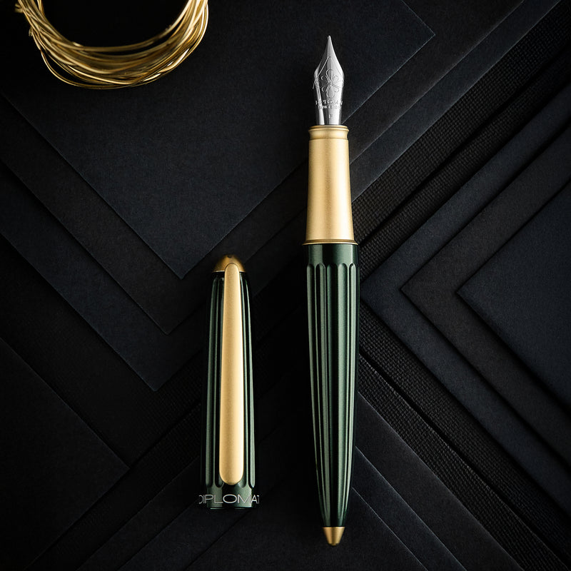 Diplomat Aero Fountain Pen - Evergreen/Gold (Special Edition)