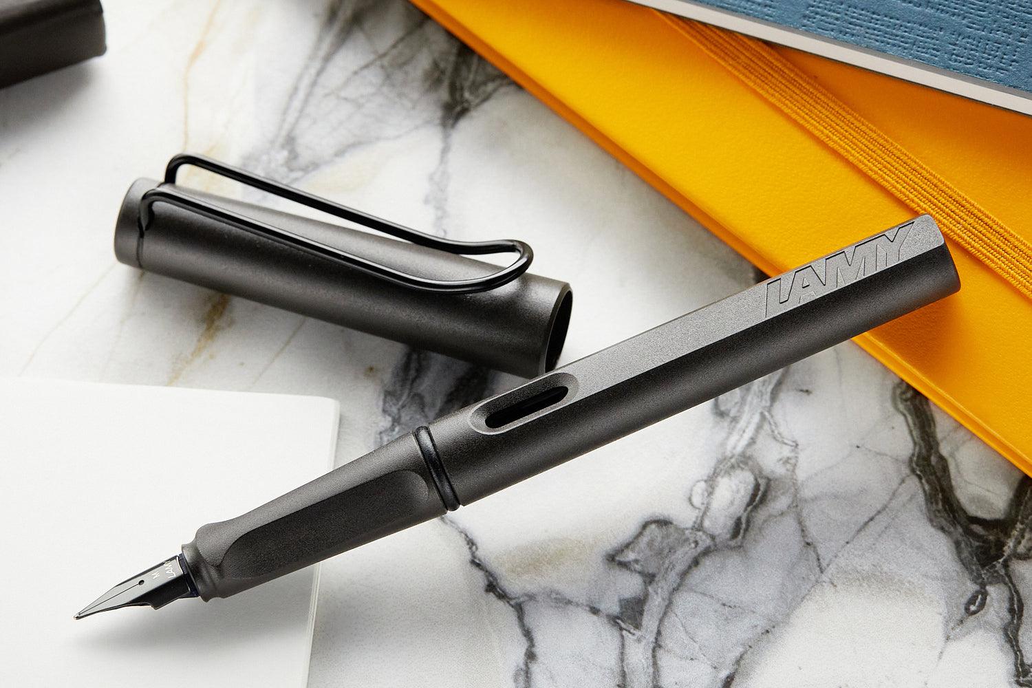 Lamy Safari Fountain Pen, Medium Nib + 5 Black Ink Cartridges (Matte Black)