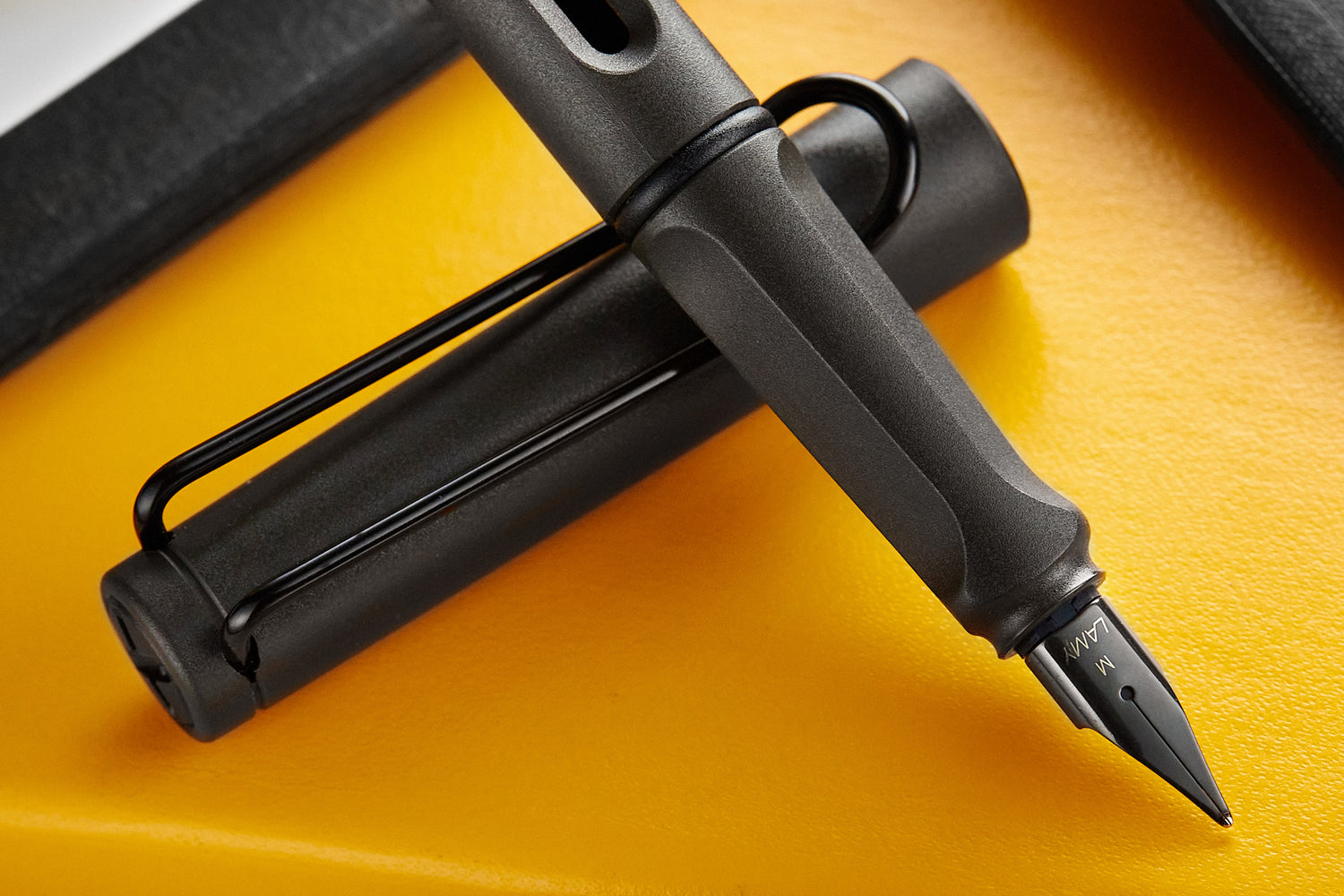 LAMY safari fountain pen - charcoal