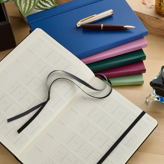 Leuchtturm1917 Medium A5 2027 Weekly Planner & Notebook