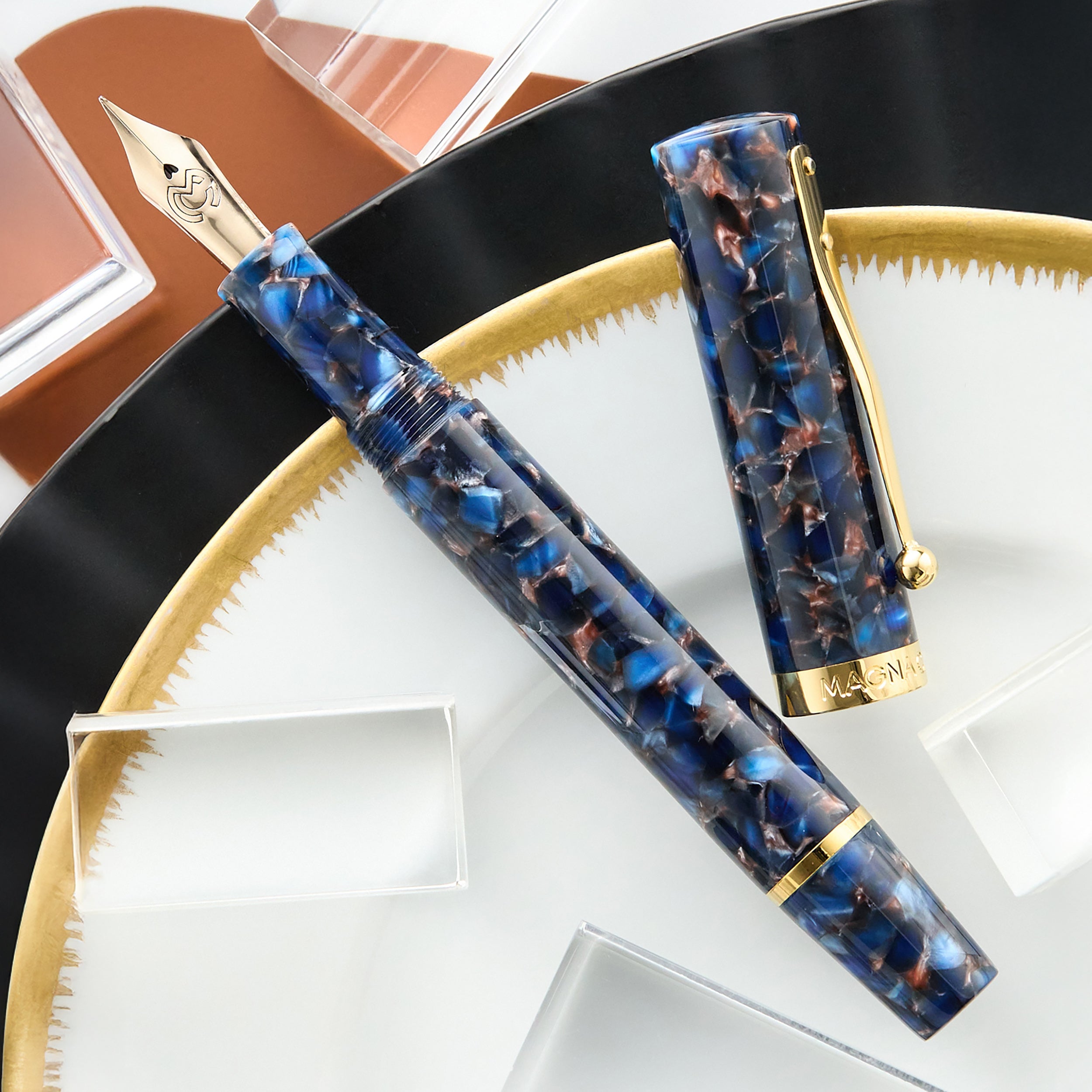 もちきち Magna Carta Mag 600 Magna Carta Mag 600 Piston Fountain Pen - Golden Blue (SE) - The