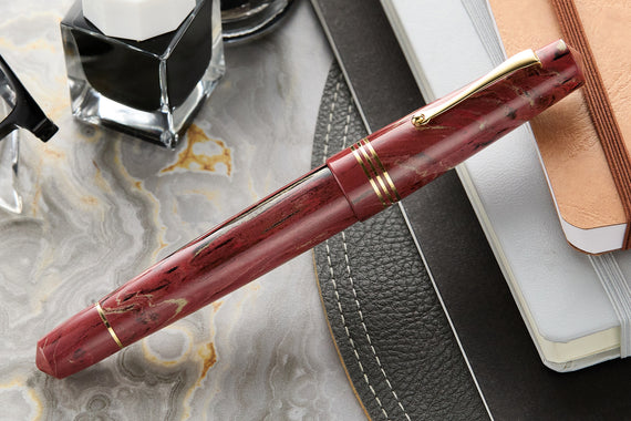 Maiora Everest Fountain Pen - Vulcania