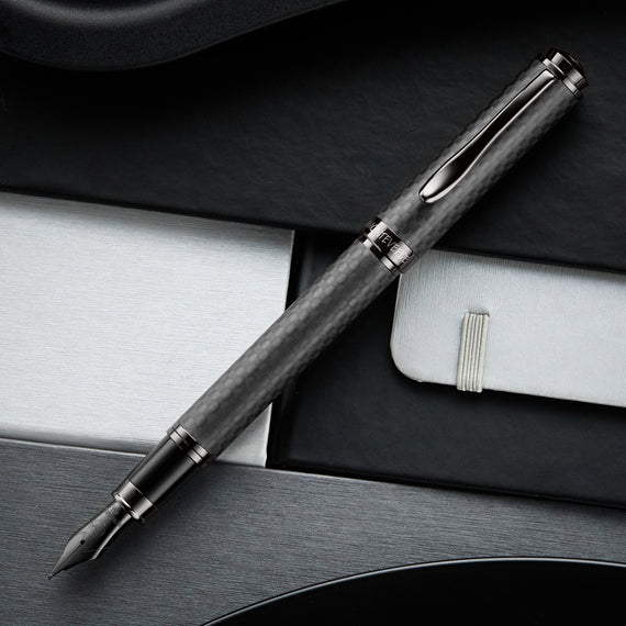 Monteverde Innova Fountain Pen - Matte Carbon Fiber/Gunmetal