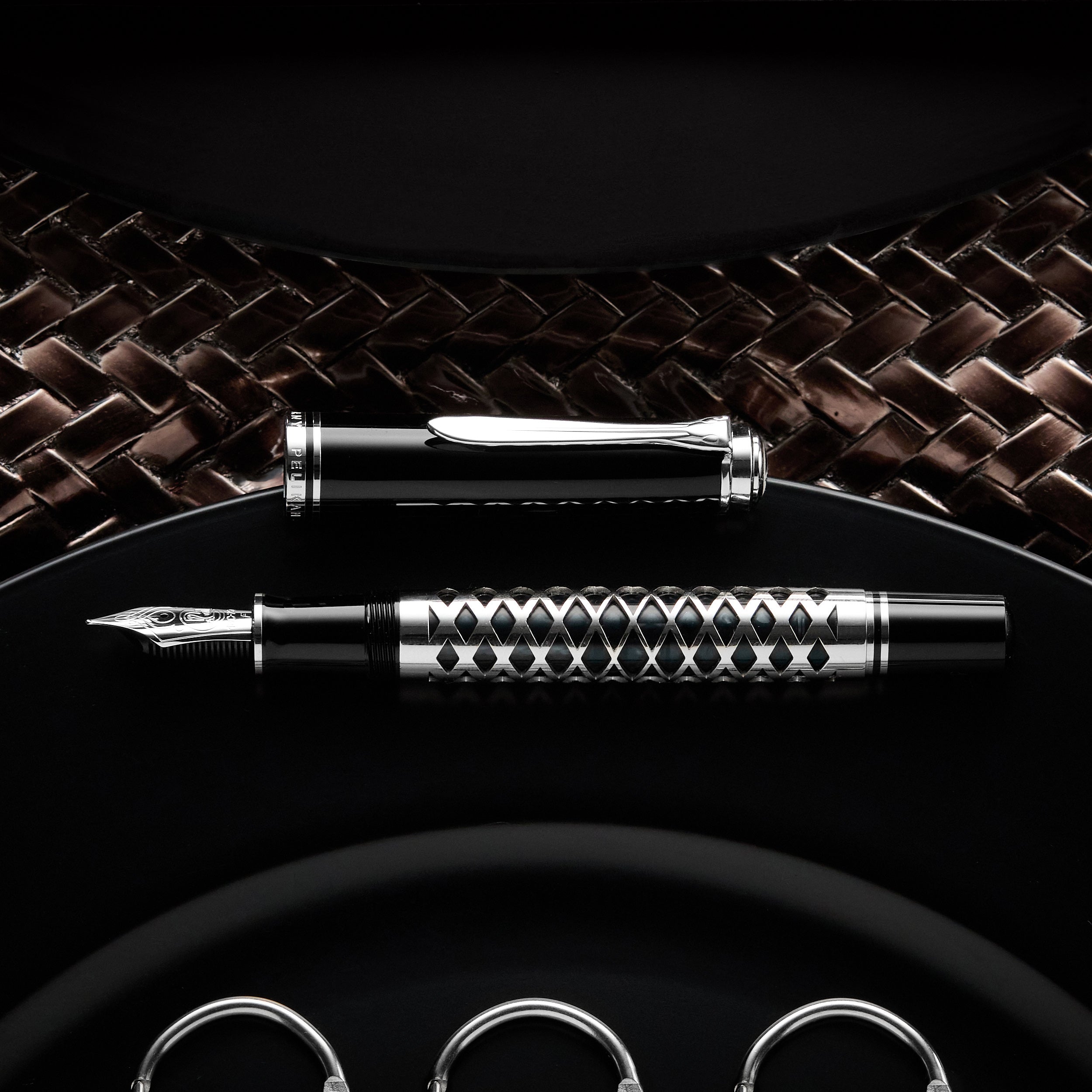 Pelikan 万年筆 ストームトルーパー Pelikan M805 Fountain Pen - Metal Sleeve (Special Edition) - The