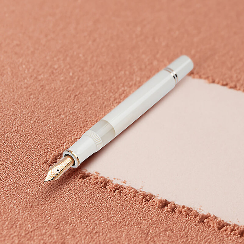 Pelikan M600 Fountain Pen - White & Rose Gold (Special Edition)