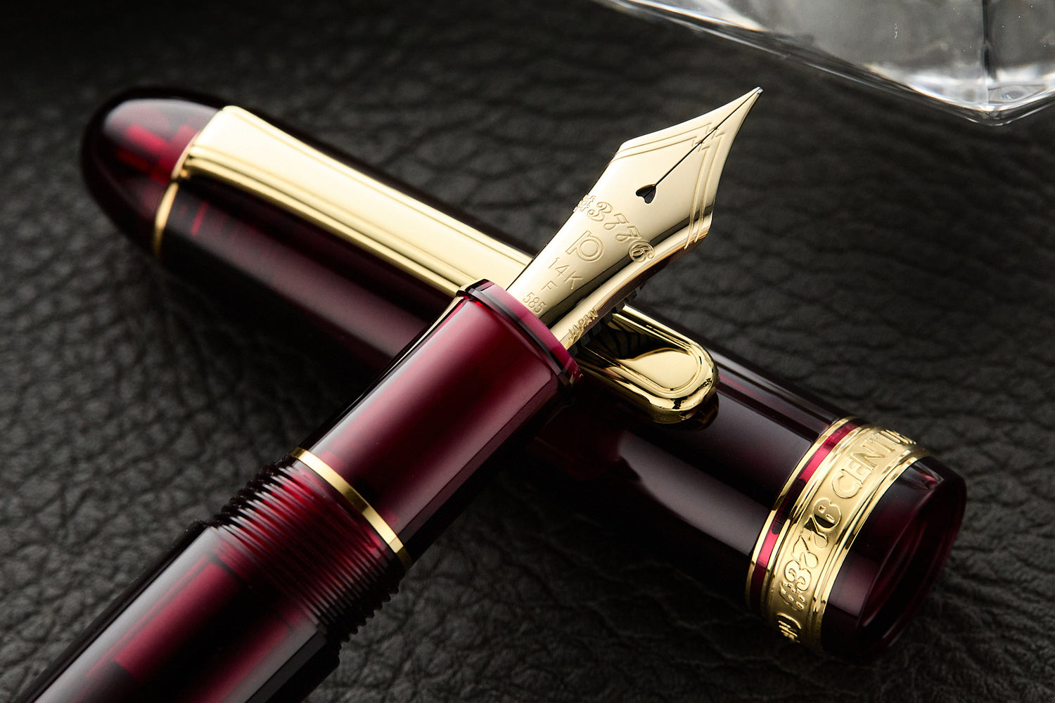 Platinum 3776 Century Fountain Pen - Bourgogne (Burgundy) with Gold Trim - 14k Nib Sizes: Music Nib - Image 5