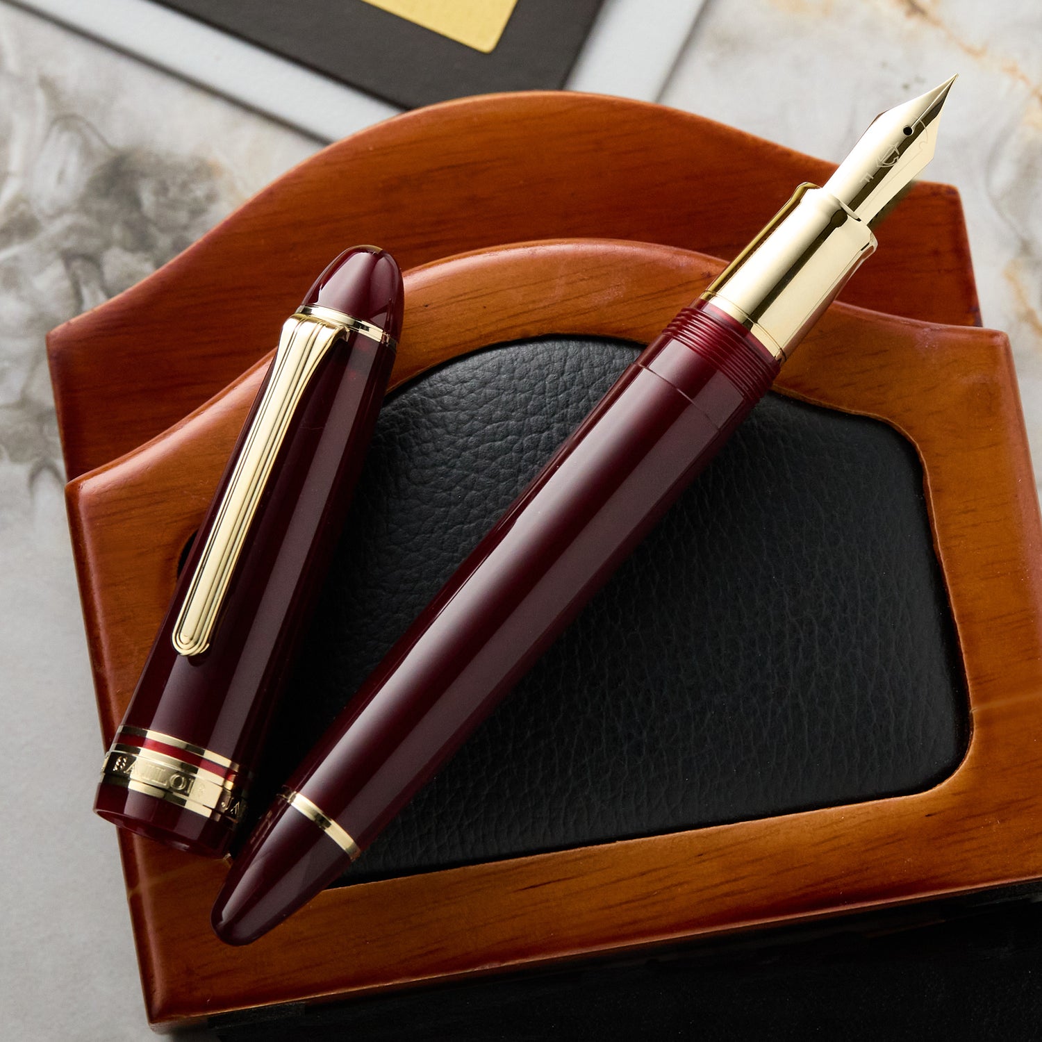 Sailor 1911 Casual L Stable Fountain Pen - Muted Red - The Goulet