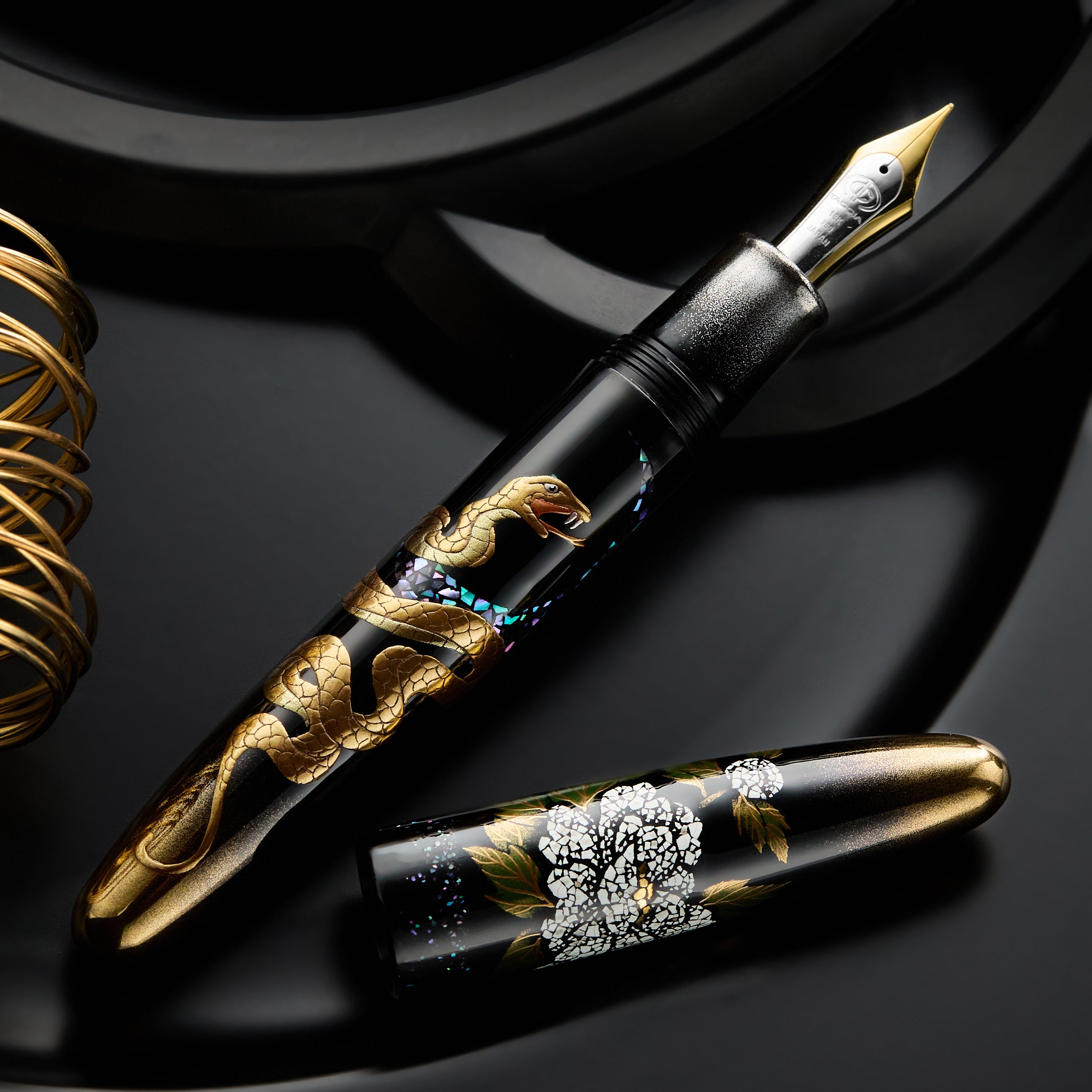 TACCIA-Empress-Maki-e-Serpent-