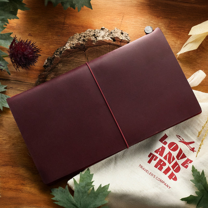 Traveler's Notebook - Love and Trip 2025 Limited Edition (Regular)