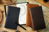 Traveler's Notebook - Olive (Regular)