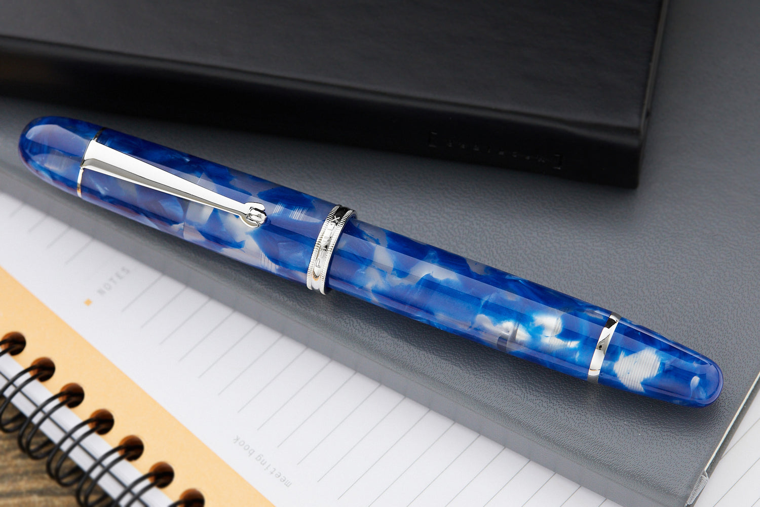 Closer LUXE Fountain Pen White