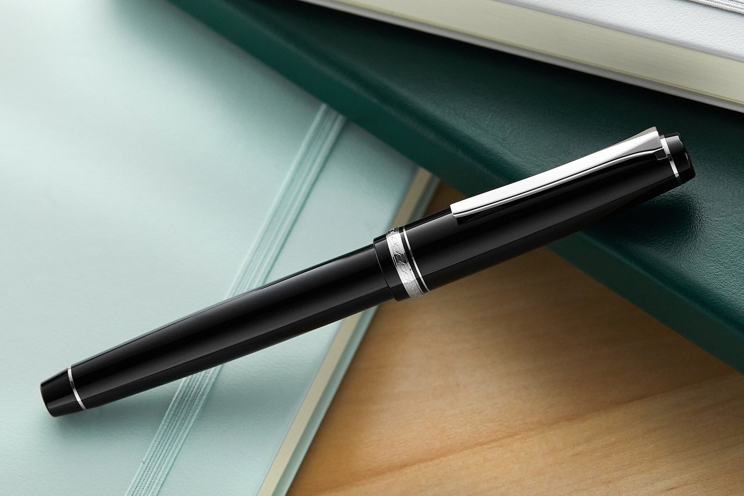 Stylo-plume Pilot Falcon, plume or 14 carats rhodié