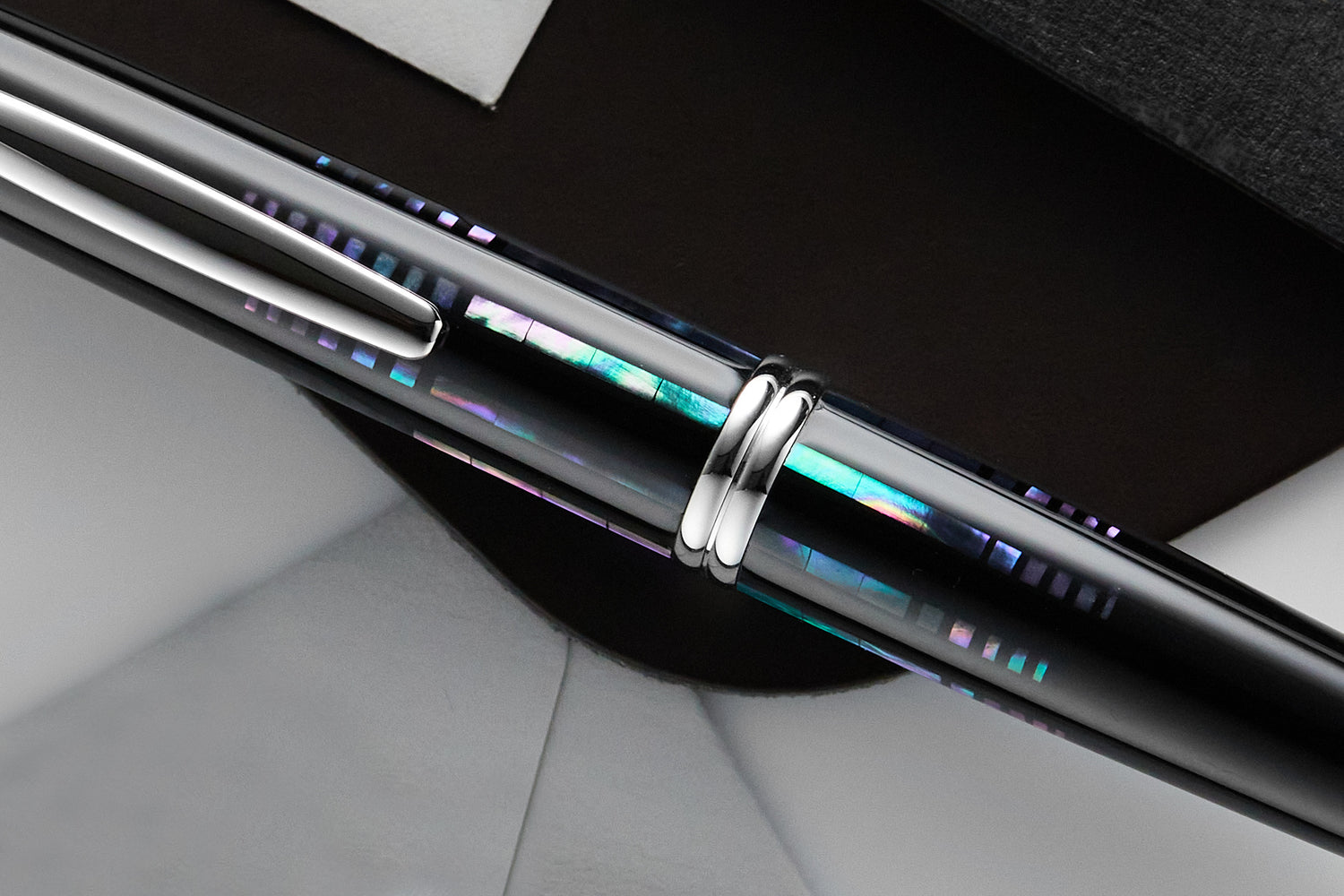 Pilot Vanishing Point Fountain Pen - Raden Water Surface - Rhodium