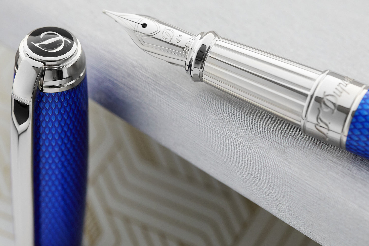 S.T. Dupont Line D Diamond Guilloche Large Fountain Pen – Aquamarine,  Palladium Trim – US Exclusive – The Nibsmith