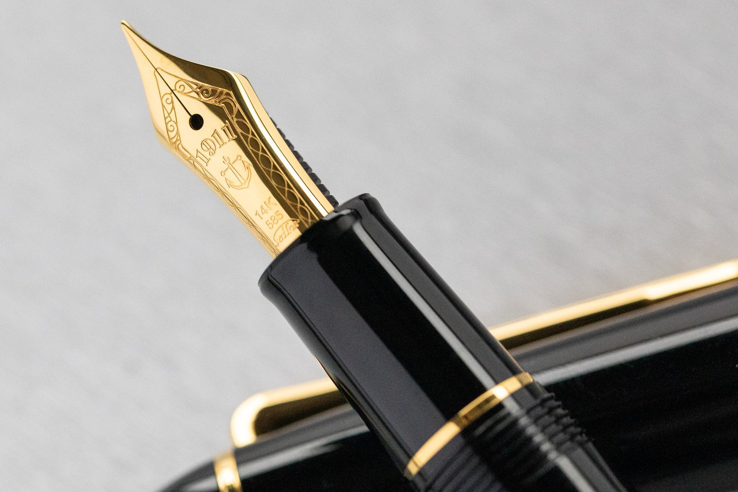 Sailor 1911S Fountain Pen Black/Gold The Goulet Pen Company
