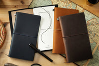 Traveler's Notebook - Black (Regular)